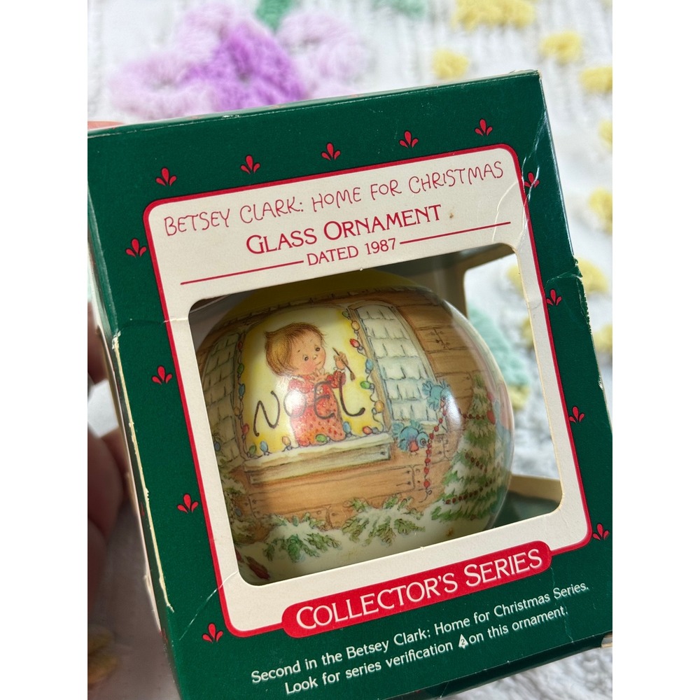 Vintage 1987 Hallmark Betsey Clark Home for Christmas Glass Ornament QX272-7 - Picture 5 of 7